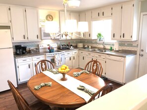 Fridge, microwave, oven, stovetop - THE HAVEN @ CHAPEL RIDGE #2 in Waco for Exceptional Reviews! Ranked #7 in all TX (Waco)