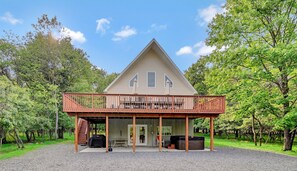 Exterior - Sleeps 18, Hot Tub, Pickle Ball, Game Room, Beach, Pool, 10 min to Skiing (Albrightsville)