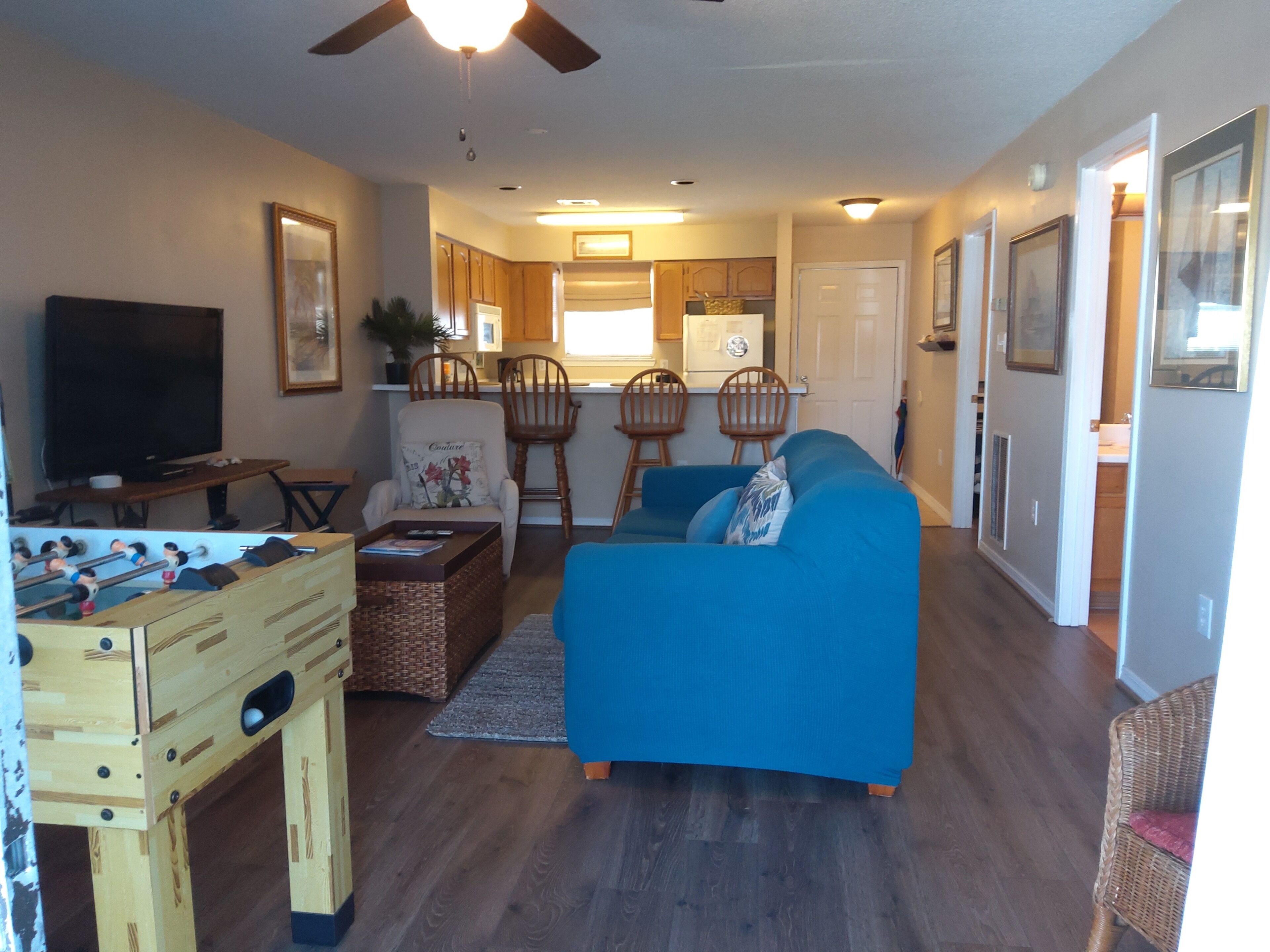 Private Boat Slip, 1 mile from Public Beach, Close to restaurants 