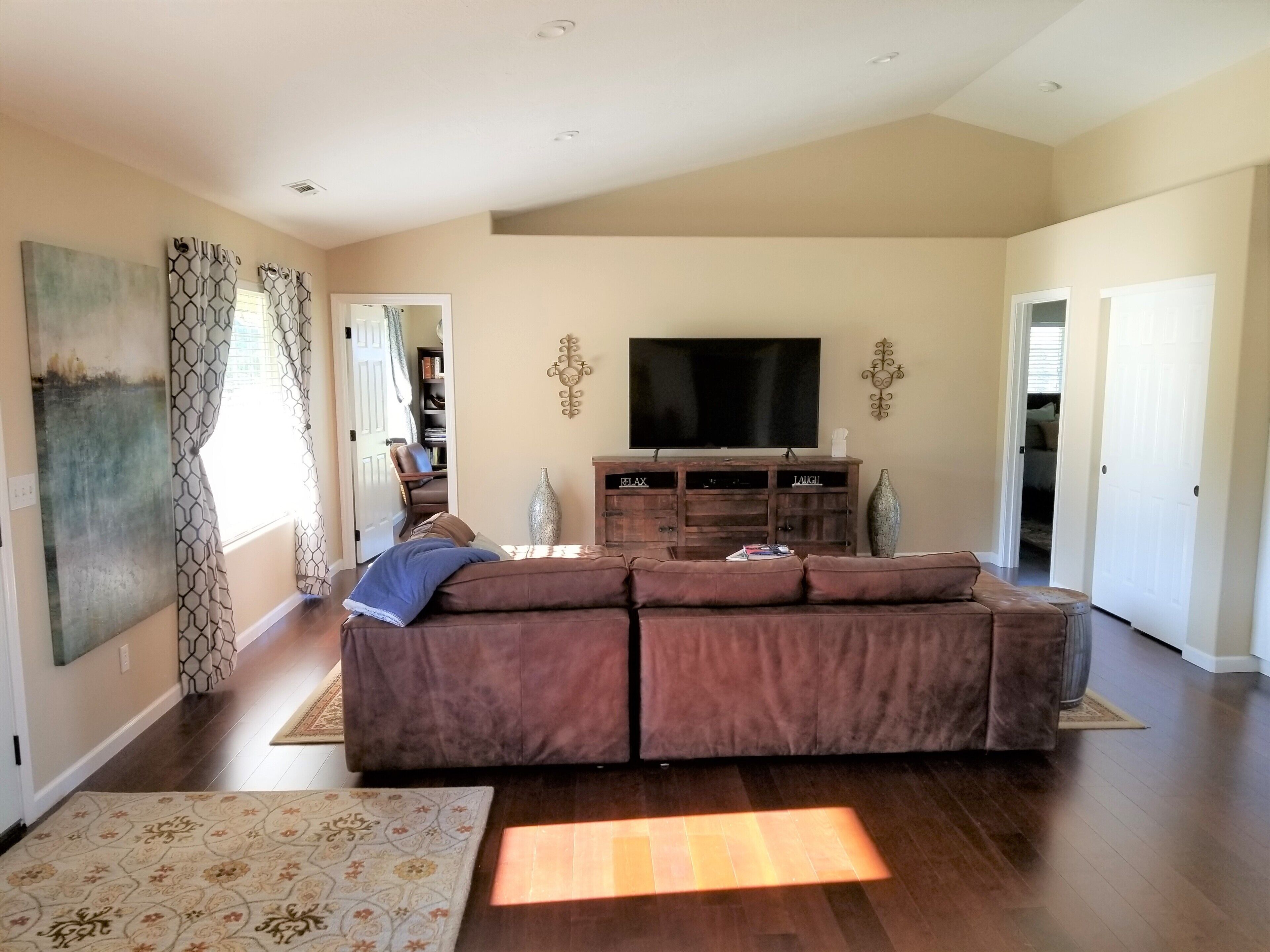 Newly remodeled 3br-2ba  house on Historic Troon Estate Vineyard! 