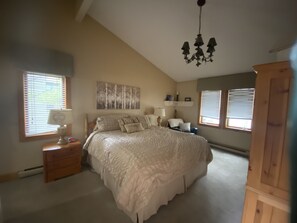 4 bedrooms, iron/ironing board, WiFi, bed sheets -  Newly Remodeled-2 Masters & 2 Gathering Areas.  Hot Tub.   Walk to Town (Frisco)