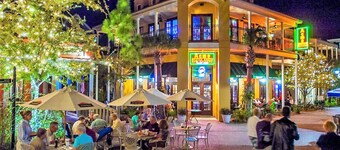 2024 6 passenger GOLF CART! Lake views! 3 Minutes to BEACH! Entire condo painted