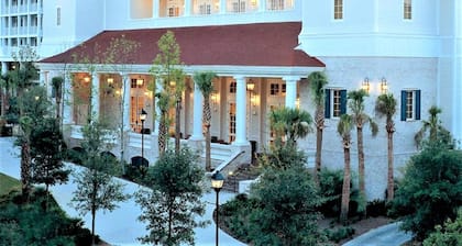 2024 6 passenger GOLF CART! Lake views! 3 Minutes to BEACH! Minutes to dining