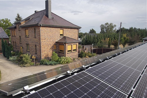 Ferienwohnung mit Kamin in großzügigem Haus mit Hof und Garten