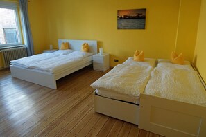 2 bedrooms, travel crib, free WiFi, bed sheets