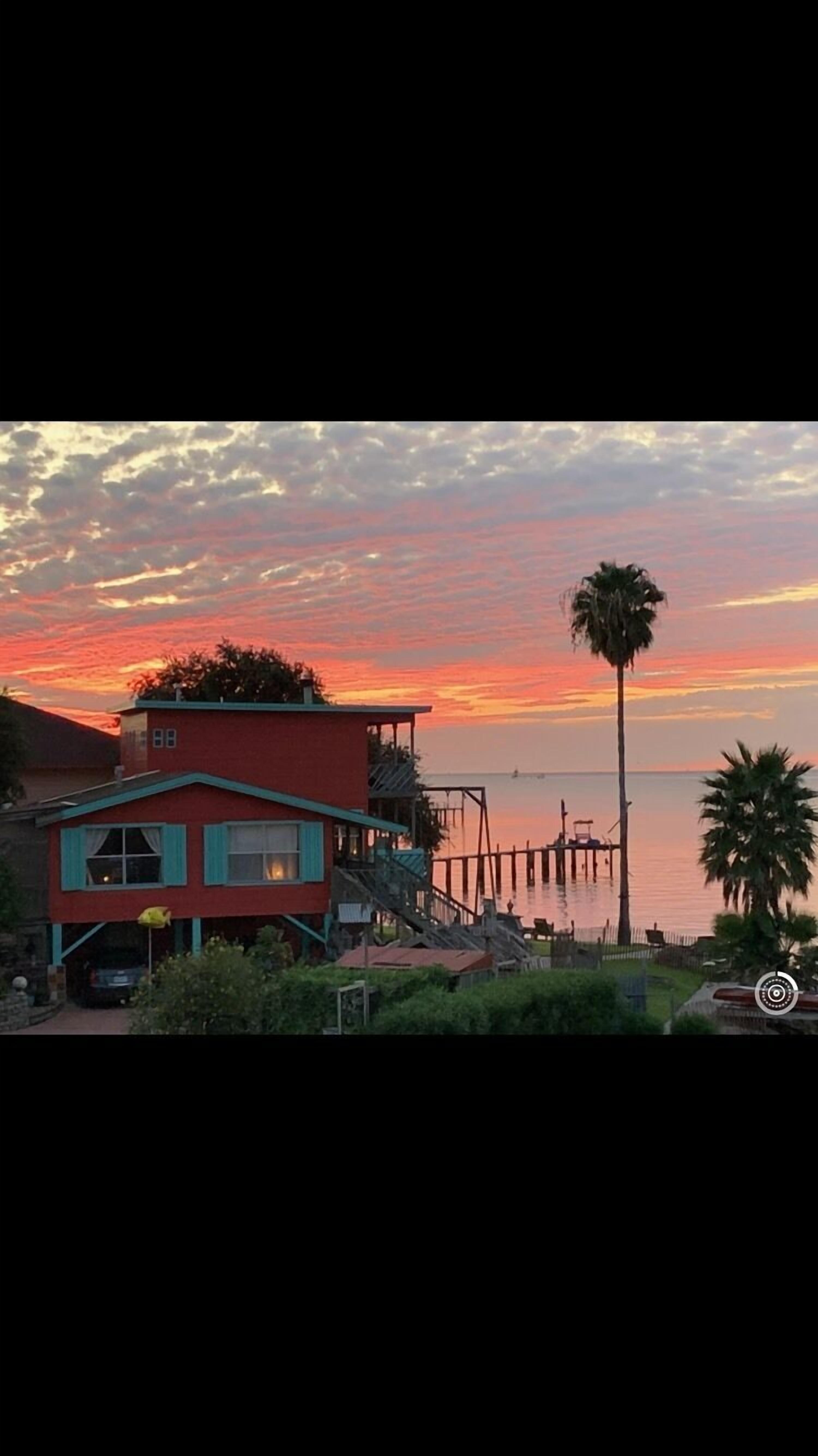 Private waterfront studio in Artists' home that was featured in Coast magazine!