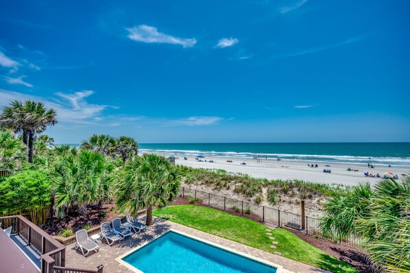 Piscina all'aperto, una piscina riscaldata