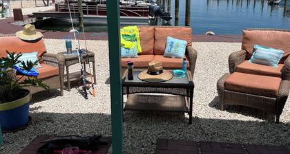 Stay where you play, On the water w/Boat dock & Trailer parking. Pet friendly!