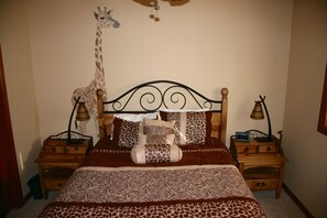 8 bedrooms, desk, iron/ironing board, free WiFi