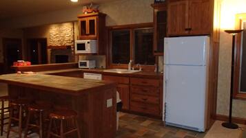 Frigorífic, microones, forn i placa de cuina