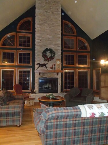 Family Reunions & Retreats - Sleeps 24, 40-Acres near Air Force Academy