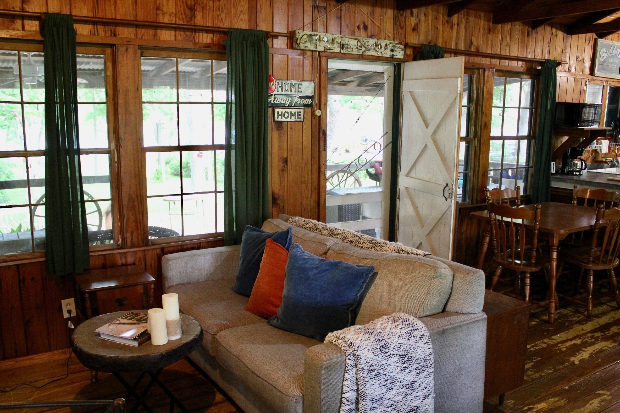  Charming cabin on the Guadalupe river