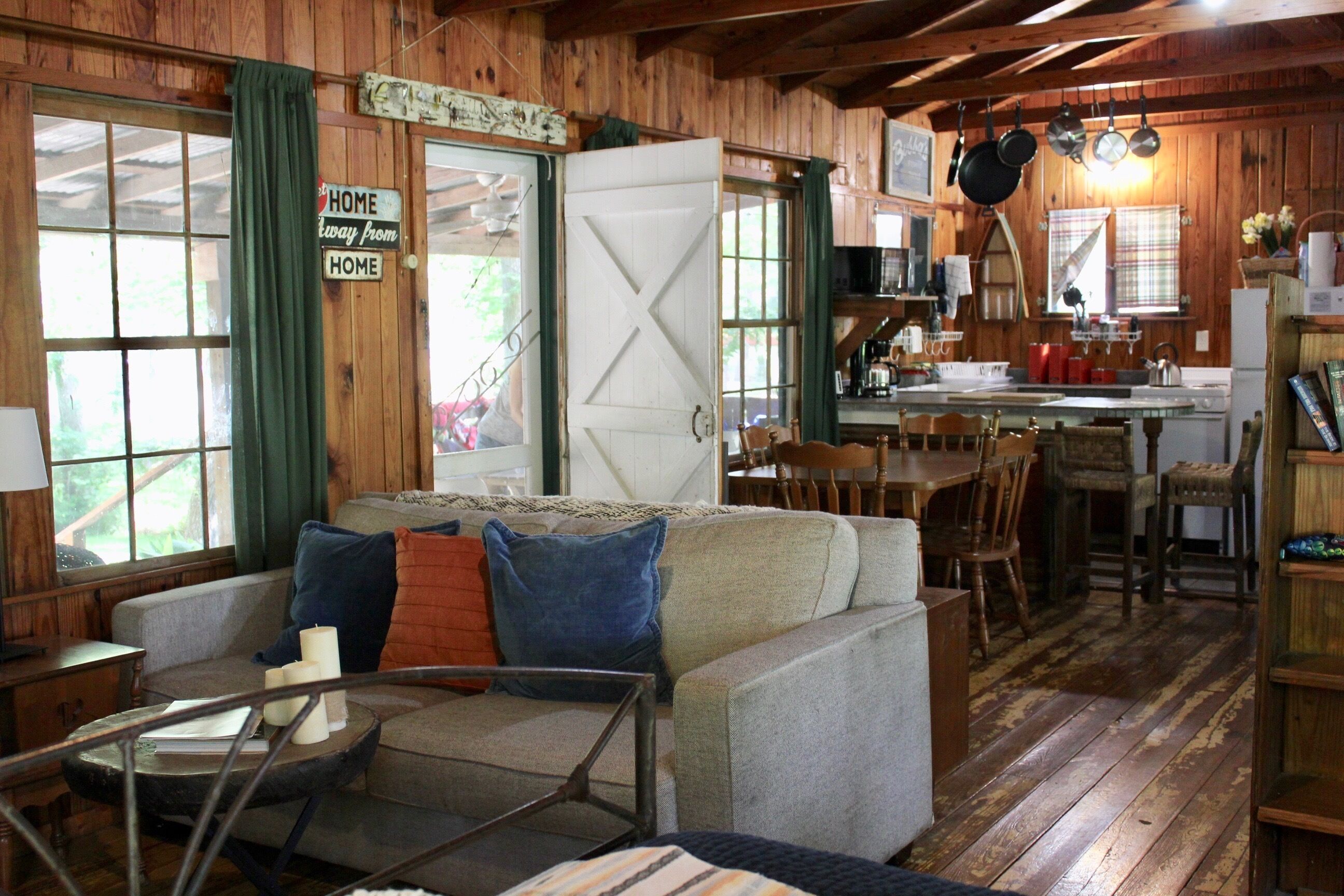  Charming cabin on the Guadalupe river