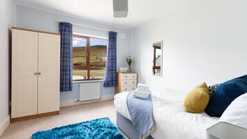 5 makuuhuonetta, silitysrauta/-lauta, Wi-Fi, vuodevaatteet