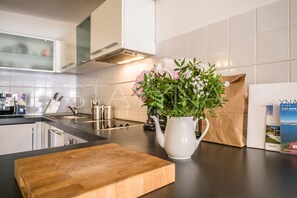 Frigorifero, microonde, forno, lavastoviglie