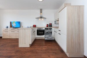 Køleskab, mikrobølgeovn, ovn, opvaskemaskine