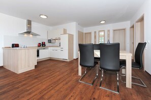 Køleskab, mikrobølgeovn, ovn, opvaskemaskine