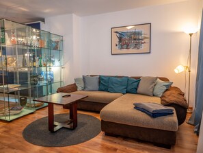 Unclassified image, 2 of 31, button - 164 Seeteufel holiday apartment - 164 living with direct access to the stand (Wilhelmshaven)