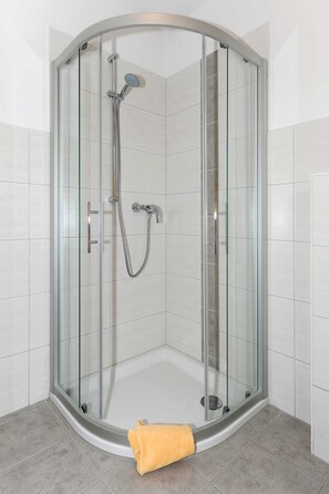 Unclassified image, 2 of 23, button