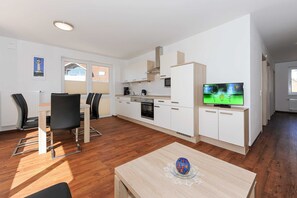 Unclassified image, 5 of 20, button