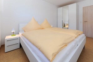 3 Schlafzimmer, Reisekinderbett, WLAN