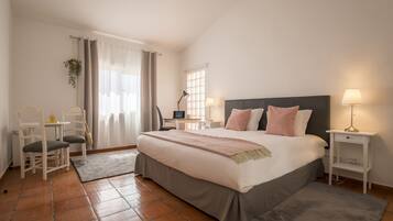 Seterika/papan seterika, cadar katil