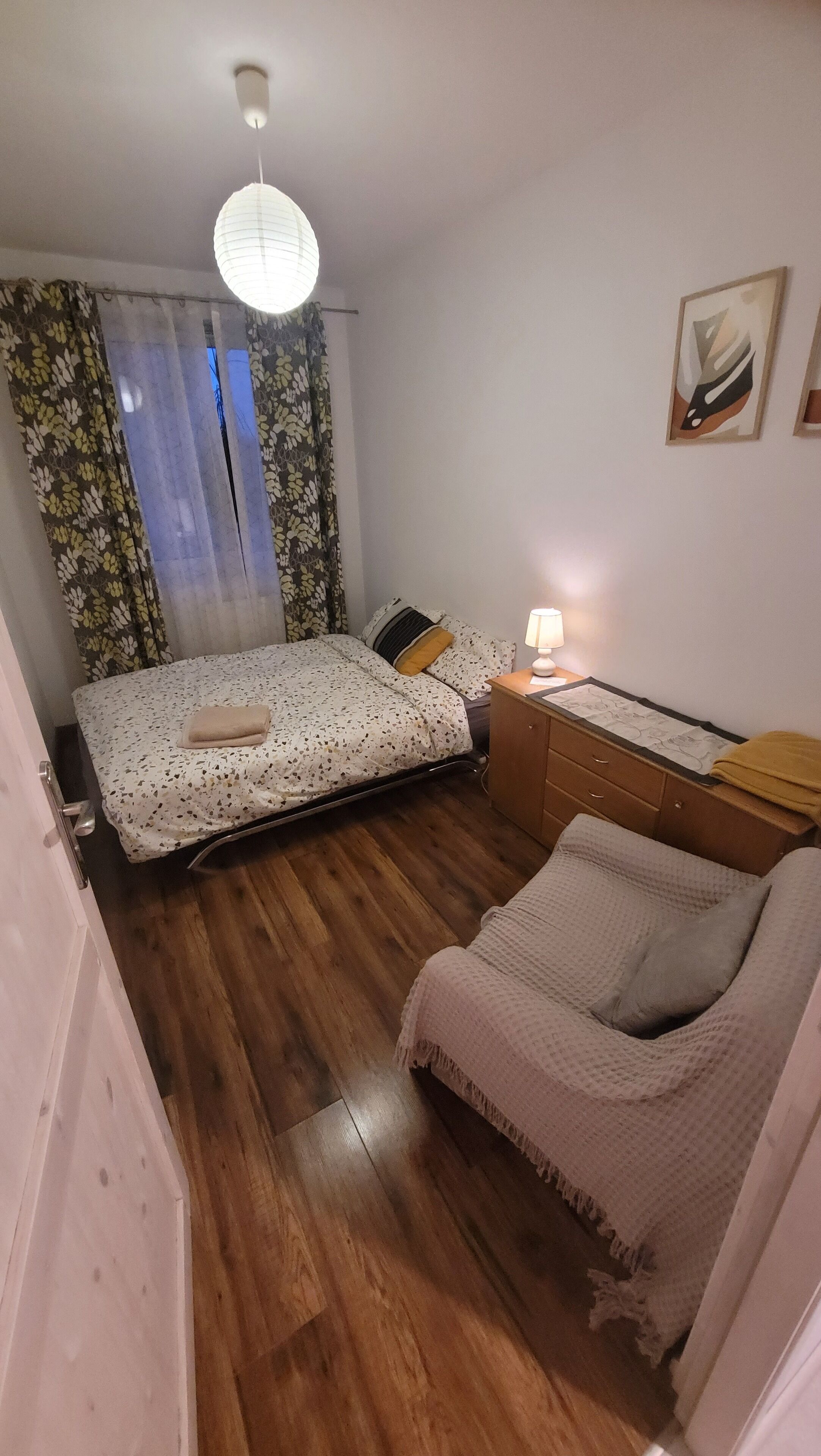 Apartment near Train Station