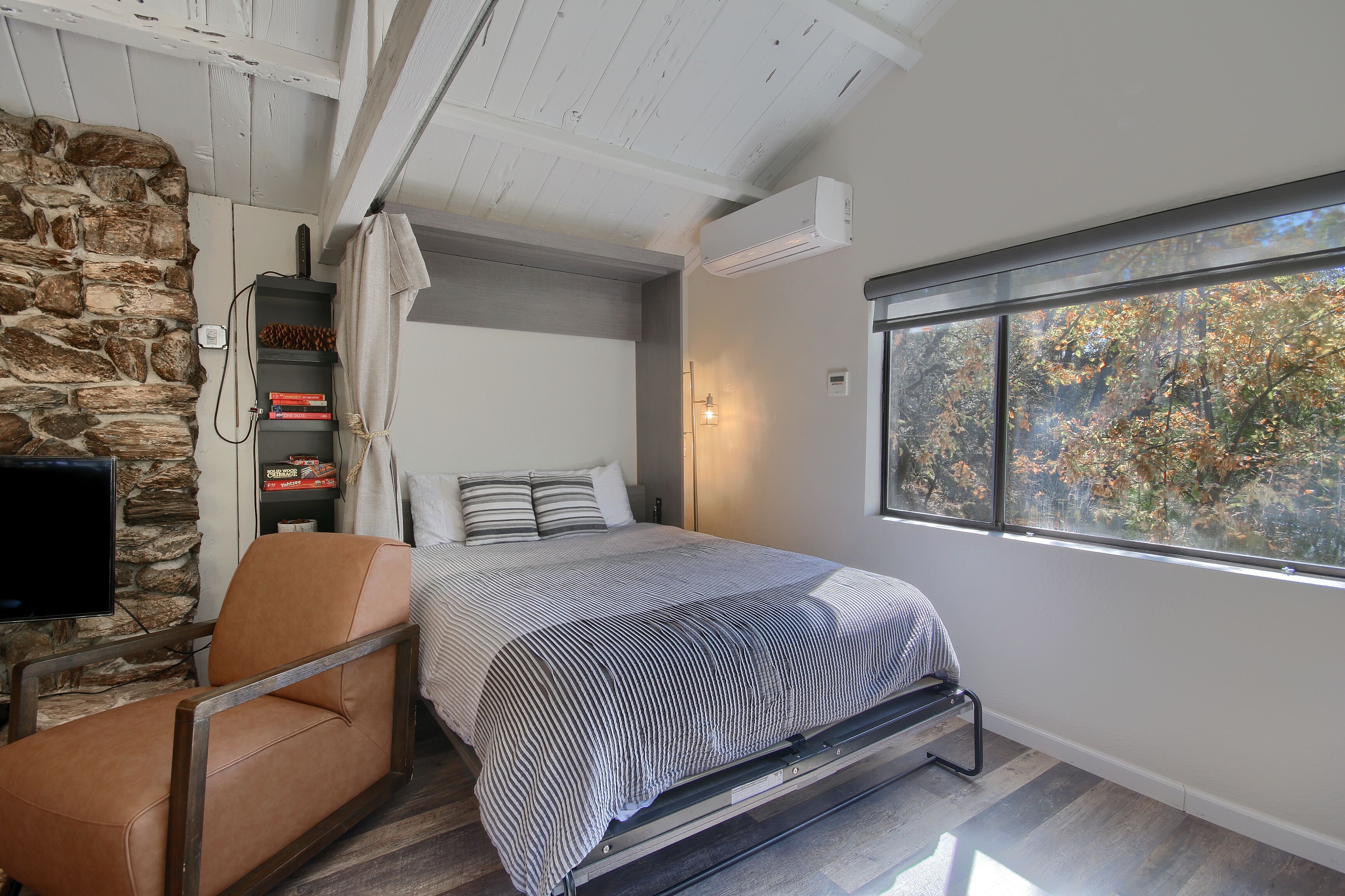 Cozy Fall/Winter Fun! Just 12 Miles from Yosemite's South Gate