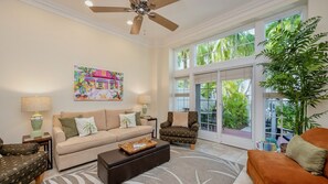 Smart TV - **SOUTHERNMOST PALMS @ THE ANNEX** Villa Near Duval & Beach + LAST KEY SERVICES. (Key West)