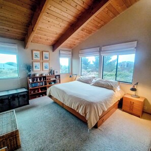 2 bedrooms, iron/ironing board, travel cot, free WiFi