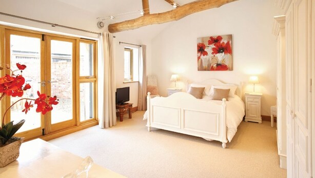 Unclassified image, 1 of 21, button - Thatch Barn, Burlingham , Norfolk (Buringham Green,)