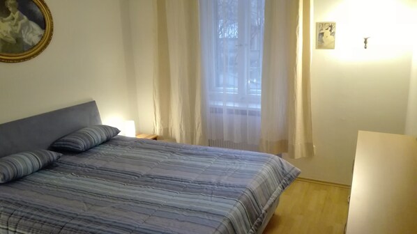 1 bedroom, desk, iron/ironing board, free WiFi