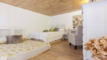 1 slaapkamer, een strijkplank/strijkijzer, internet, beddengoed