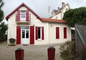 Exterior - Villa "Pensée d'Automne" - A haven of comfort in the heart of Pontaillac, Royan. (Royan)