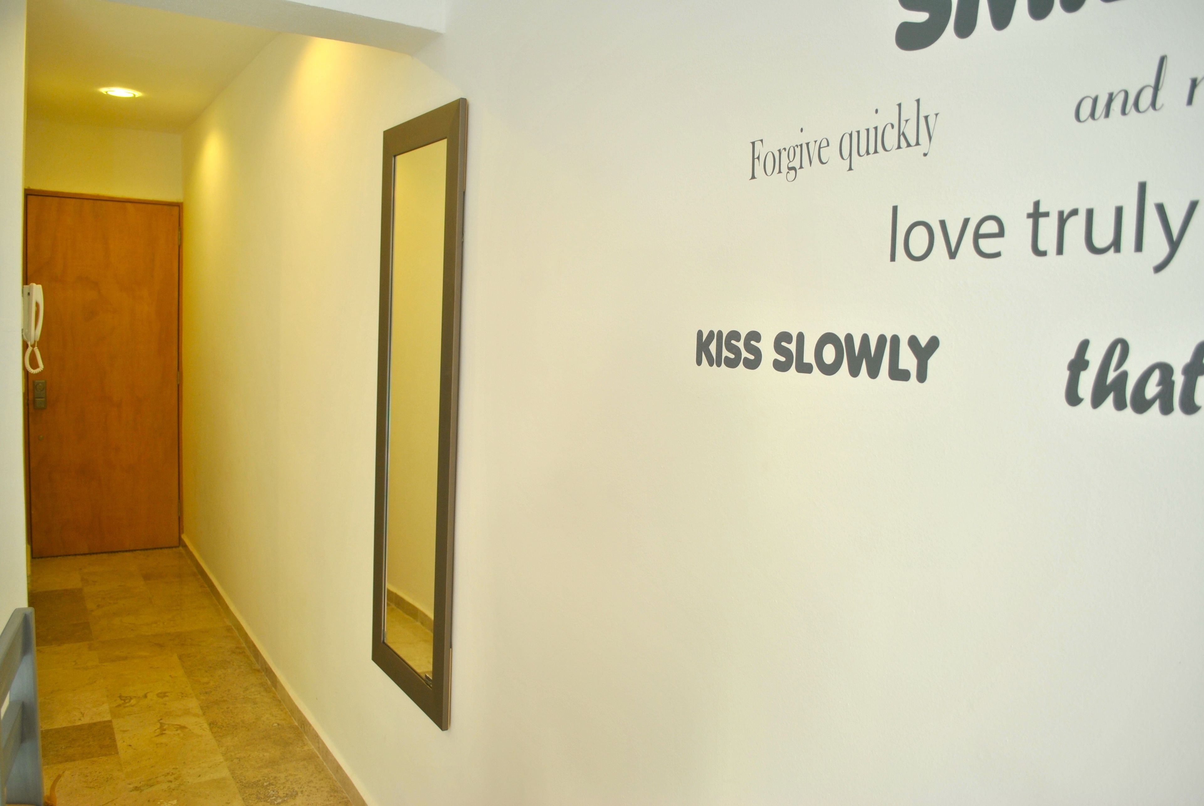 Deluxe Studio Suite | In-room safe, desk, soundproofing, iron/ironing board