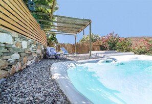 Pool - Cozy 2-bedroom House in Tinos (Tinos)