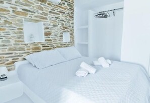 House, 2 Bedrooms | Iron/ironing board, free WiFi, bed sheets - Cozy 2-bedroom House in Tinos (Tinos)