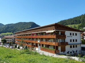 Exterior - 2** Apartment for 6, South, near slopes and shops (La Clusaz)