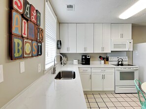 Fridge, microwave, stovetop, dishwasher