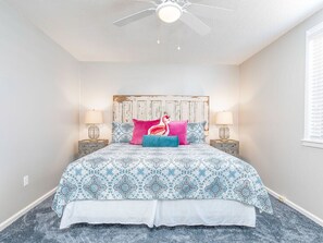 5 bedrooms, iron/ironing board, Internet, bed sheets