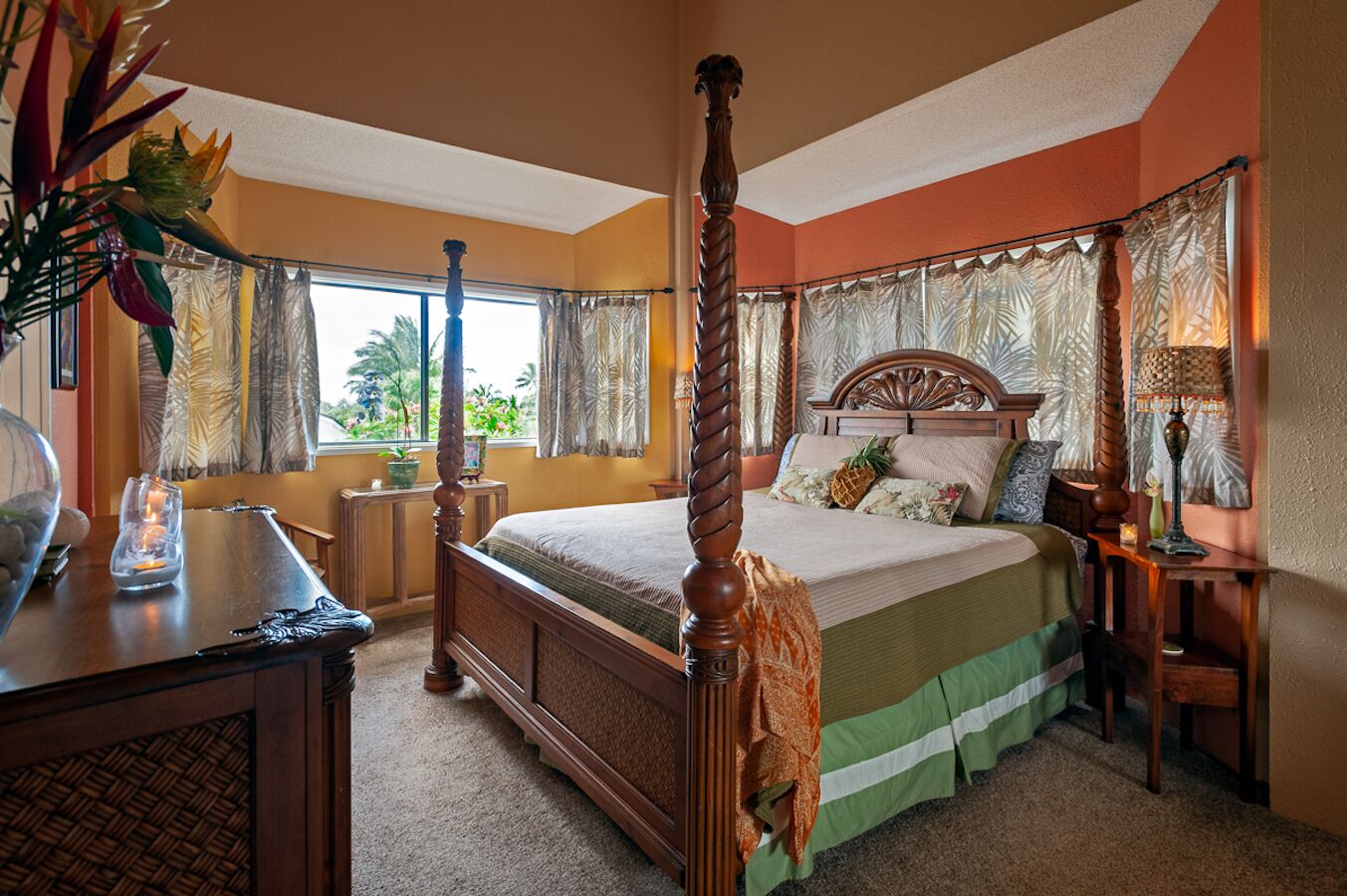 Kamahana 24-upstairs corner with great ocean view! Convenient to beaches,golf