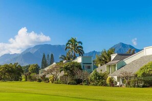 Exterior - Upstairs Corner Unit with Great Ocean Views! Close to Beaches/Golfing/Shops (Princeville)