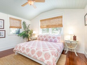 2 Schlafzimmer, Bügeleisen/Bügelbrett, kostenloses Internet, Bettwäsche