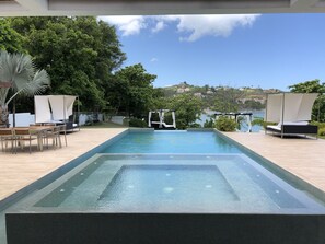 Piscina all'aperto