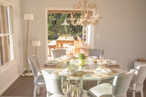 Dining - Spa-like Estate, Wince Country Getaway, above the Sonoma Square, Amazing Views (Sonoma)