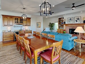 Dining - 5 Oclock Somewhere | Pet Friendly + Near the Beach (Tybee Island)