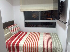 2 bedrooms, iron/ironing board, Internet, bed sheets
