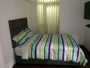 2 chambres, fer et planche à repasser, accès Internet, draps fournis