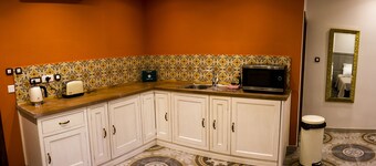 "Superior Double Bedroom with Street View" @ Casa Azzopardi