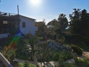 Property grounds - House / Villa - Fontane Bianche (Fontane Bianche)